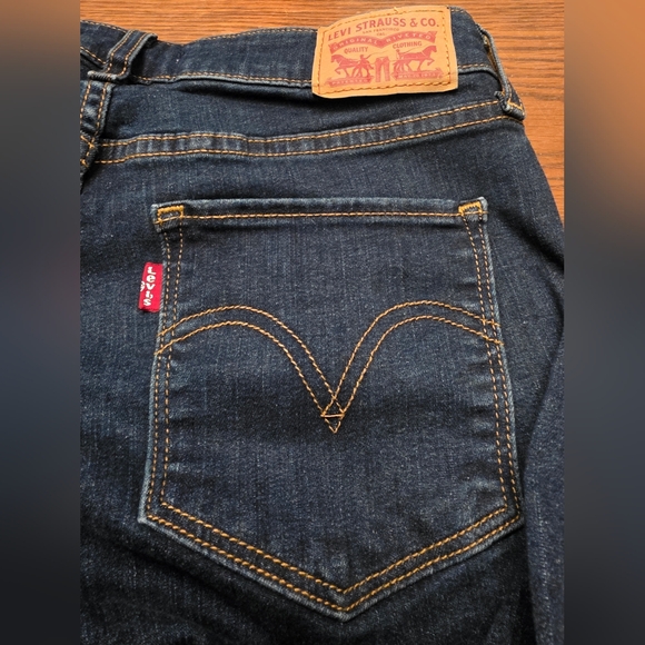 Levi Strauss And Co. Classic Mis Rise Skinny Jeans. Sz 8 28" Inseam. - Picture 5 of 8